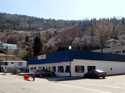 warfield bc map.